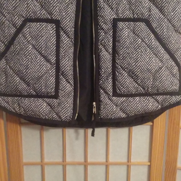 J. Crew Tan & Black Puffer Vest sz Small - Picture 3 of 8